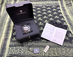 Steinhart Ocean One Automatic Diver 300m “Vintage Red”