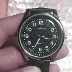 Quartz Analog Unisex Wristwatch Black Dial Arabic Numerals Leather Strap