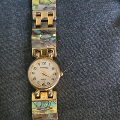 Chantilly Quartz Women’s Analog Gold Tone Abalone Inlay Bracelet Round 23mm