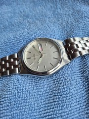 SEIKO MEN’S QUARTZ VINTAGE 7N43-9048 as-is for parts or repair