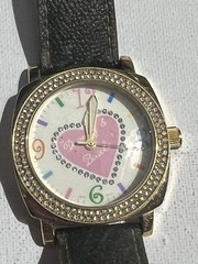 DOONEY & BOURKE WR 100FT RHINESTONE PINK HEART WOMENS WRISTWATCH preowned brown