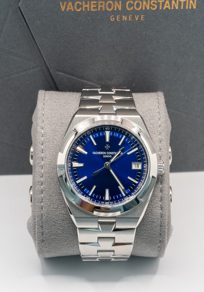 New 2026 Vacheron Constantin Overseas 4520V Blue Dial 41mm – Complete Set