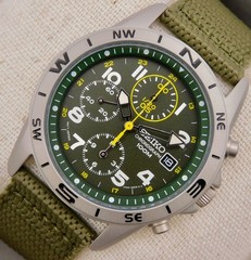 NEW SEIKO SND377P2 Military Chronograph Khaki Green Mens Watch in BOX