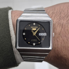 Seiko 5 Automatic Vintage 23 Jewels Day/Date Square Steel Bracelet Black/Gold Di