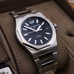 Girard-Perregaux Laureato Men’s Black Watch – 81010-11-634-11A