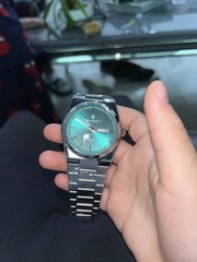 poedagar Men’s Quartz Analogue Wristwatch Green Dial Silver SS Bracelet Day/Date