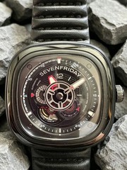 SevenFriday P3C/02 “Racer III” SE-P3C/02 C479 – Black/Red