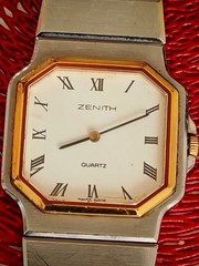 VINTAGE RARE ZENITH WATCH QUARTZ NOT WORKING FOR REPAIR OR PARTS CASE 28MM