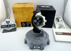 OAKLEY DETONATOR POLISHED CASING W/ BLACK DIAL WATCH 10-149 AUTHENTIC VINTAGE