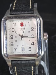 Men’s SWISS Watch VICTORINOX SWISS ARMY “Officer’s” 241068 NEEDS BATTERY