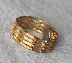 Vintage VANTAGE Hidden Watch Bracelet Women’s Gold Tone Hinged Bangle 70s 80s