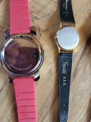 Lot Of 5 Men’s/Women’s Wrist Watches, Band Links & a Case