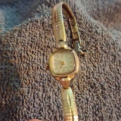 Caravelle Vintage Women’s Manual Wind 17J Gold Tone Bracelet Watch White Dial