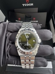 2026 Tudor Royal 40mm Green Dial Steel Automatic M2840D1A0-0003 Unworn Box Card