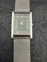 GREEN WITH SILVER CASE Vintage Seiko Slim Quartz Men’s Wrist Watch