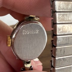 Vintage Women’s Clinton Dress Watch 17J Hand Wind Gold Toned Stretch Bracelet