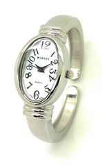 Wincci Ladies Oval Case Metal Bangle Cuff Fashion Quartz Watch Easy Reader