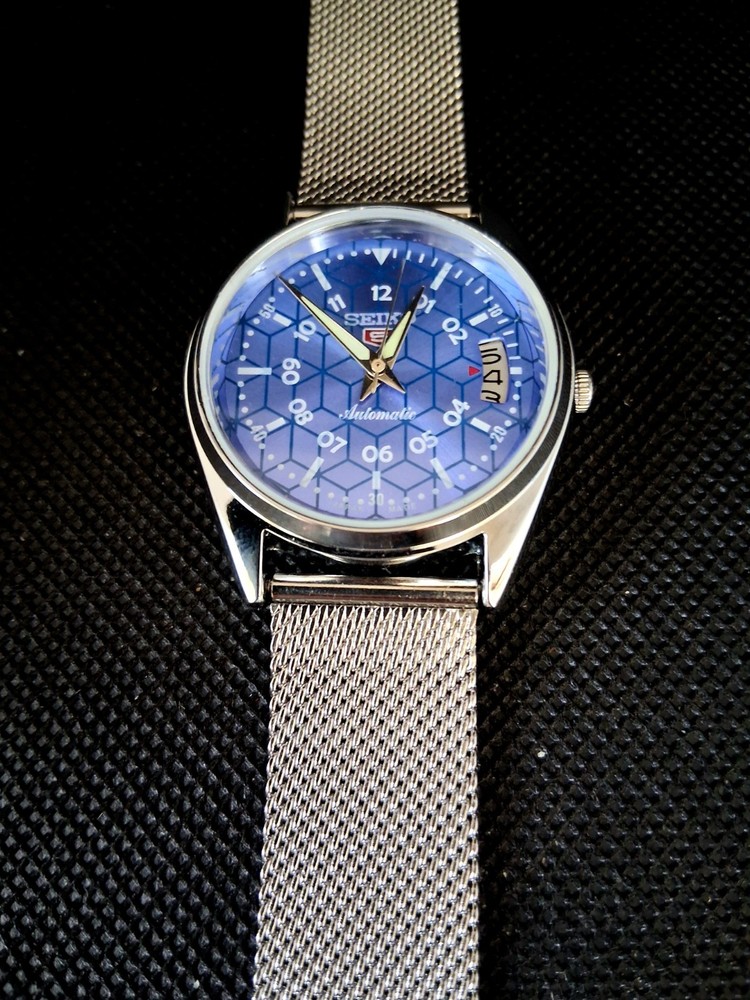 Vintage Seíko Automatic Geo Dial Date Men’s Watch Exhibition Case Back -L