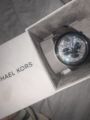 Michael Kors Runway Men’s Chronograph Quartz 45mm Gray Steel 50m Box