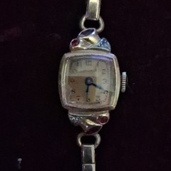 Longines Women’s Manual Mechanical Dress Watch Solid Gold Case
