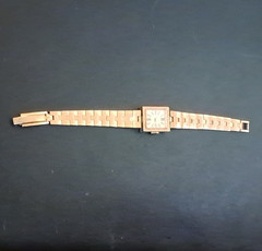 Westclox 17-Jewel Manual Wind Dress Square Tank Watch Gold Bracelet Gold Dial