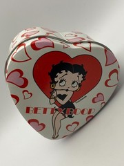 Betty Boop Character Watch in Valentine Heart Tin New Battery New NATO Red Strap
