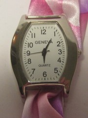 GENEVA Ladies Quartz Watch w/ Pink & Lilac Bubble Pattern Silk Tie Band NEW BATT