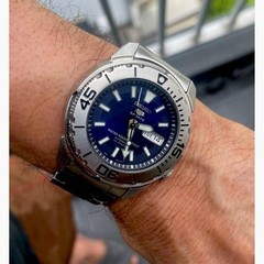 Dead Level Tuna Can SEIKO 5 Sports Automatic Diver 23 Jewels SNZE93k1