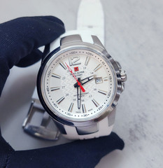 Swiss Alpine Military White Dial Date Silicone Band Swiss Watch 7058.1833
