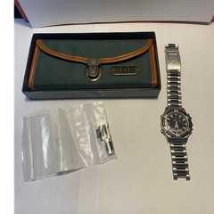 Field & Stream Men’s Analog Sport Wristwatch Silver Bracelet Black Dial Box