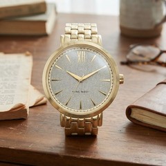 Timeless Gold Tone Women’s Bracelet Watch with Stylish Glitter & Japanese Quartz