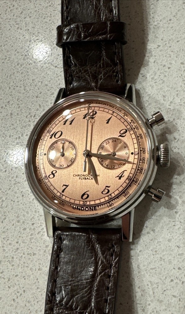 Undone – Chronograph flyback, Salmon Dial, Mecaquartz – new without tags