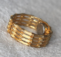 Vintage VANTAGE Hidden Watch Bracelet Women’s Gold Tone Hinged Bangle 70s 80s