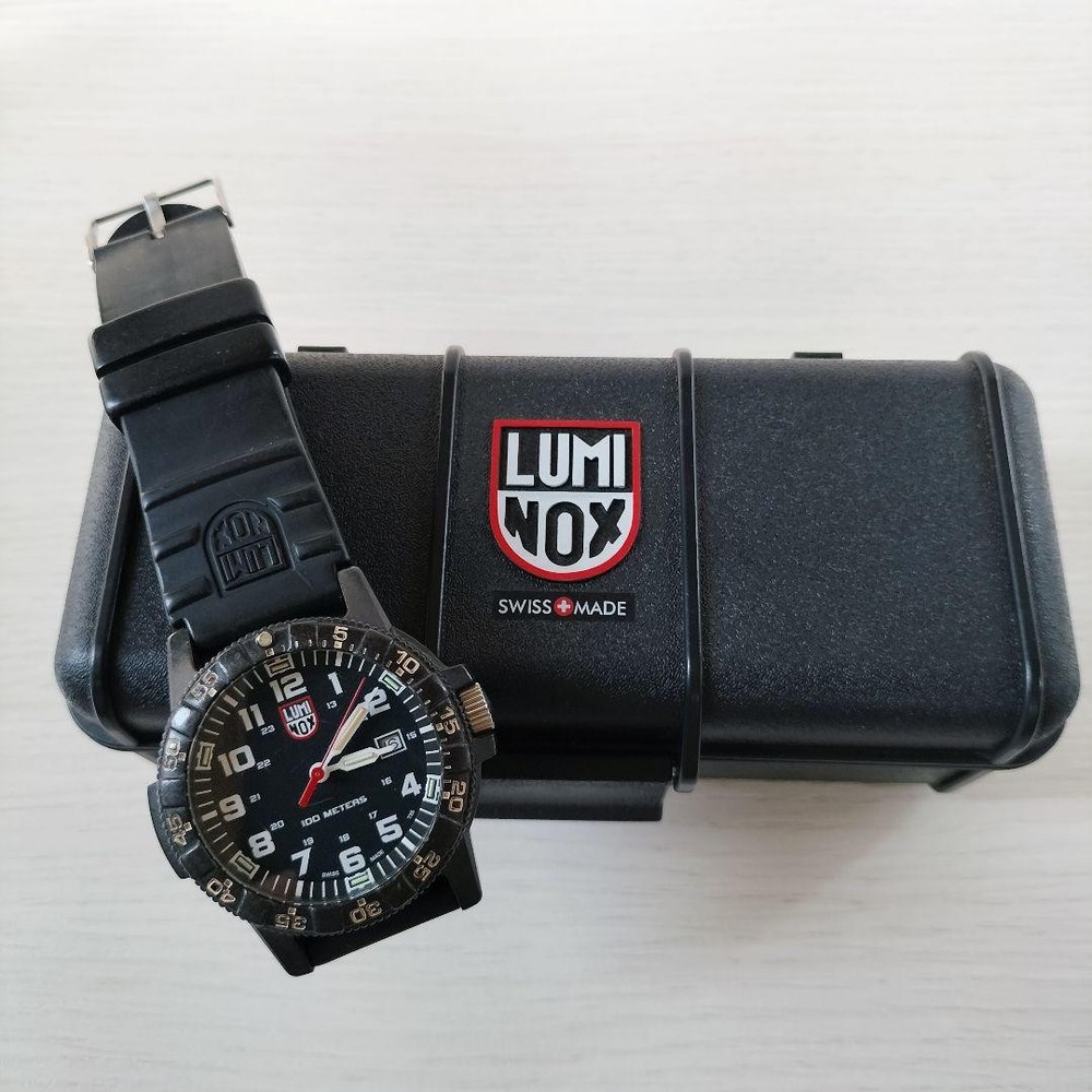 LUMINOX LEATHERBACK SEA TURTLE 0320 WATCH Glow Paint Degradation