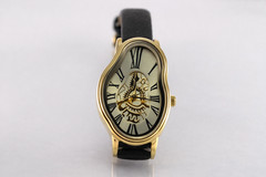Dali Melting Watch for women girls ladies delicate elegant Soft Wristwatch Wavy