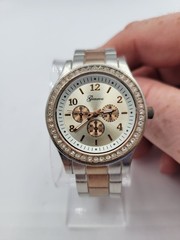 2-Tone Rose Gold Silver Band Ladies Geneva Cuff Watch. new battery