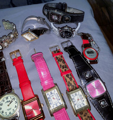 Big Lot 64 Varying Age Watches Mostly Ladies Many Maker Names Not Tested