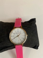 Aeropostale Round Face Women’s Pink Buckle Band Arrow Pattern Working Great Look