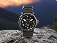 Lum-Tec Combat B66 Day/Date watch, 2-yrwarranty, USA Made, 2 straps, 43mm, NIB