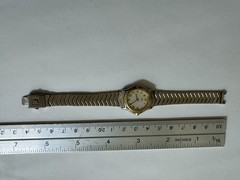 Vintage Ladies Ebel classic wave 18k gold bezel mop dial watch 1057901