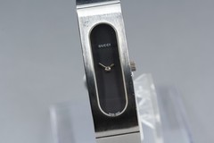 [Near MINT] GUCCI 2400S 14mm Black Dial Bangle Quartz Women’s Watch from JAPAN