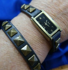 DOUBLE WRAP BRASS STUDDED BLACK BAND WATCH, NEW BATTERY A15