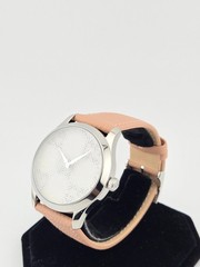 Gucci G-Timeless Women’s Hologram Dial Rose Leather Strap Watch – YA1264058