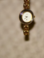 Gucci 11/12.2 Women’s Gold Plated Bezel White Dial Watch – Free U.S.A. Shipping!