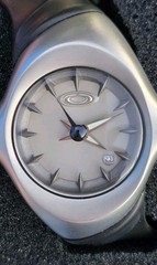 Vintage Oakley 1.0 Bullet Crush Watch Black Y2K Silver Face