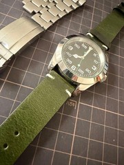 A wristwatch to the Air King equipped with PT5000 movement Automatic and Manual