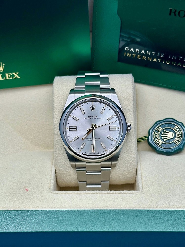 Rolex 124300 2024 Silver Dial Box & Papers