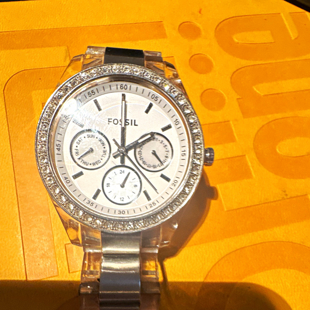 Fossil Women’s Quartz Analog Watch Day/Date 24Hr Crystal Bezel 38mm