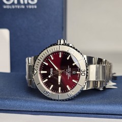 Oris Aquis Date Relief 41.5mm Cherry Red Dial Automatic, New, 01 733 7766 4158