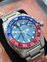 Seiko ska Scuba Divers 200m Kinetic Prospex SKA369 5M62 in Red Blue